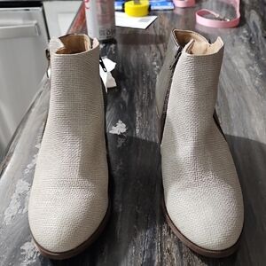 Elegant Cream Ankle Boots